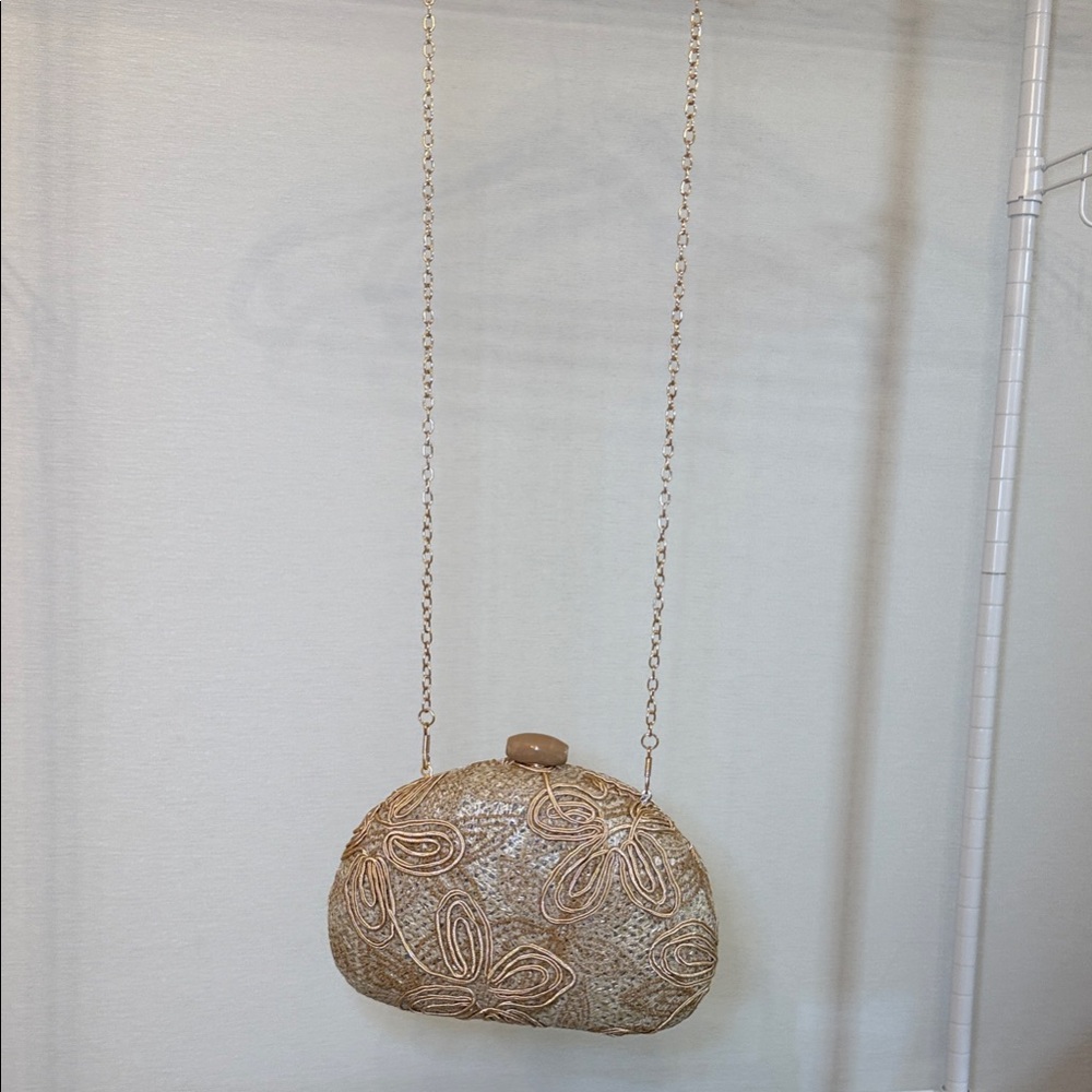Elegant Brocade Clutch - Picture 5 of 6